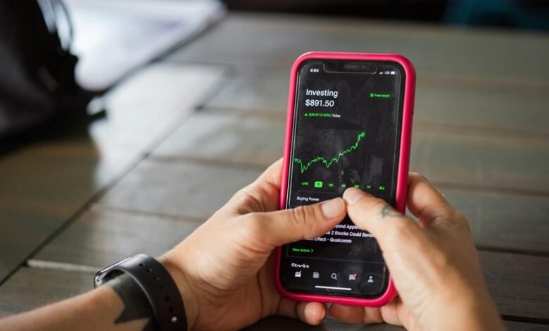 investment tracking strategies explained